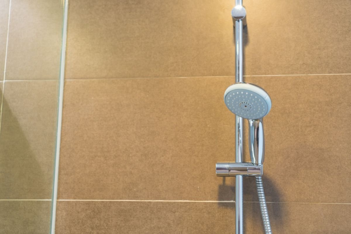 Use a Handheld Showerhead